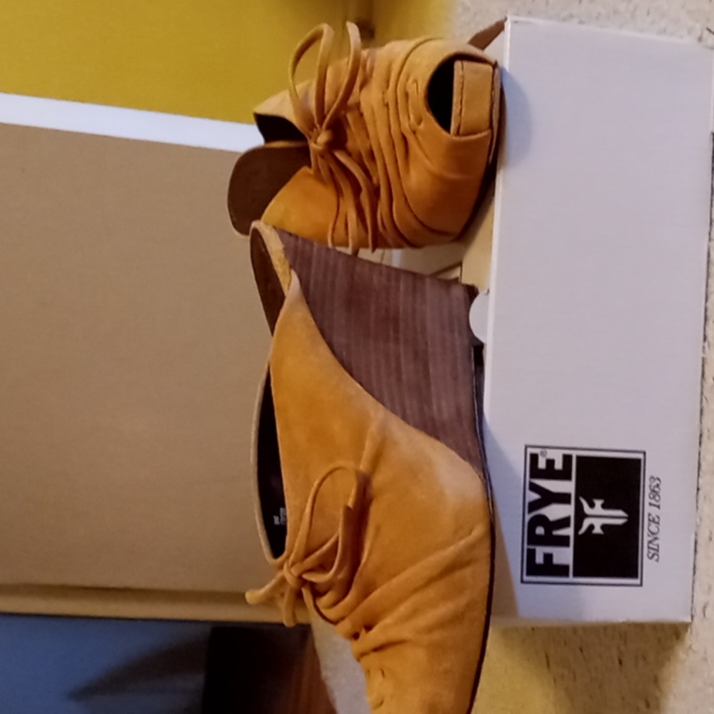 Frye Gwen mule tie